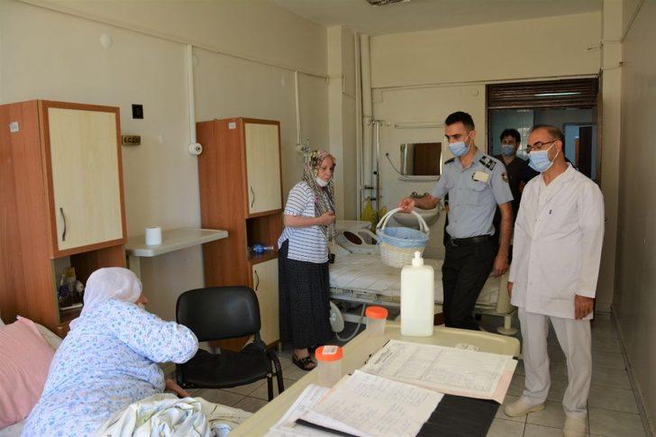 DÜ Hastanesi Başhekimi Akdağ’dan hasta ve çalışanlara bayram ziyareti G2