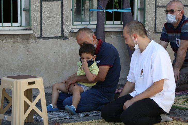 Yürek parçalayan an! Boğularak ölen polis memuru eşini elleriyle toprağa verdi G1