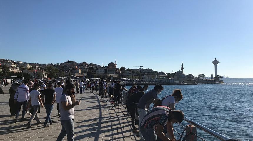İstanbul'un sahillerinde yoğunluk yaşanıyor