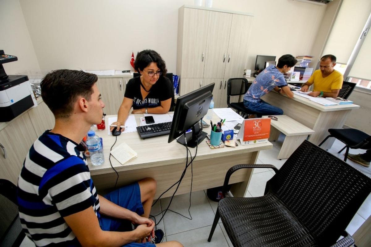 &Uuml;niversiteli gen&ccedil;ler rotasını BEM&rsquo;de belirliyor