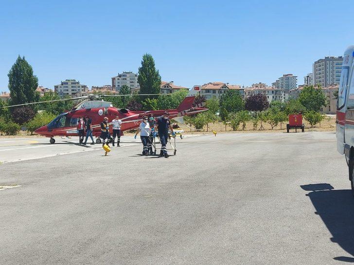 Uçuruma yuvarlanan otomobilin sürücüsü ambulans helikopterle şehir merkezine getirildi G1