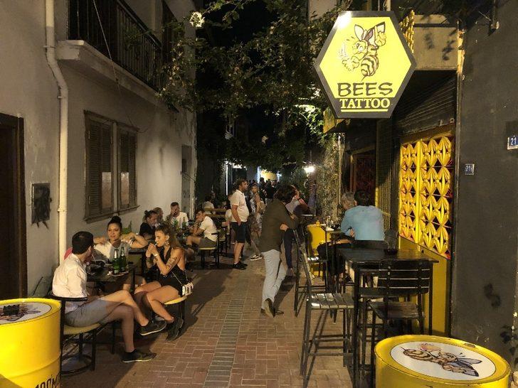 Kuşadası’nda sosyal mesafeli eğlence G1