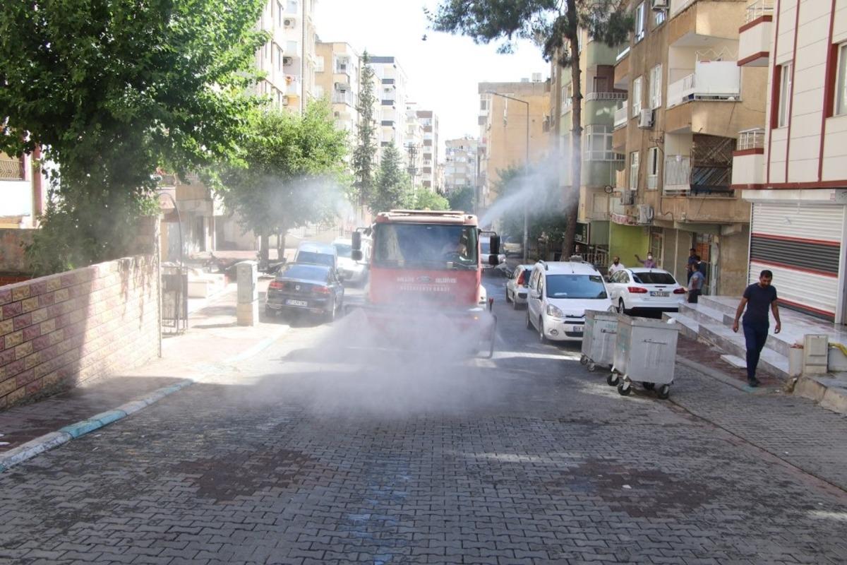 Halk sağlığı i&ccedil;in t&uuml;m ekipleri ile sahada olmaya devam ediyor