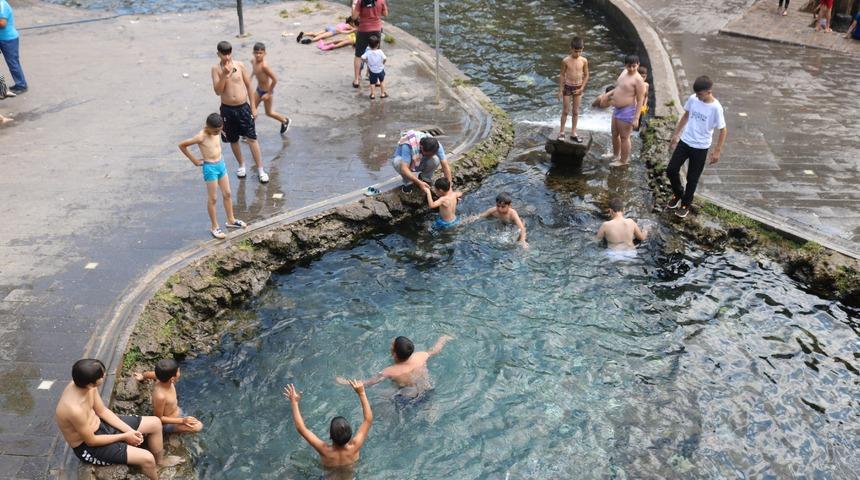 Vaka sayısının arttığı Diyarbakır'da çocuklar: Koronavirüs umrumuzda değil