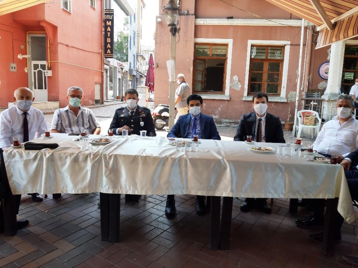 &Ccedil;aycuma&rsquo;da protokol bayramlaştı