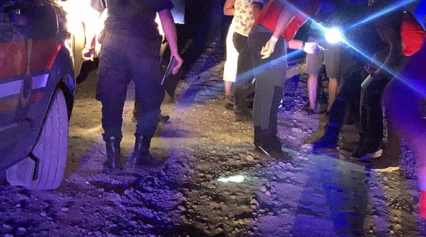 Niğde'de kar toplamak i&ccedil;in &ccedil;ıktığı dağda mahsur kaldı