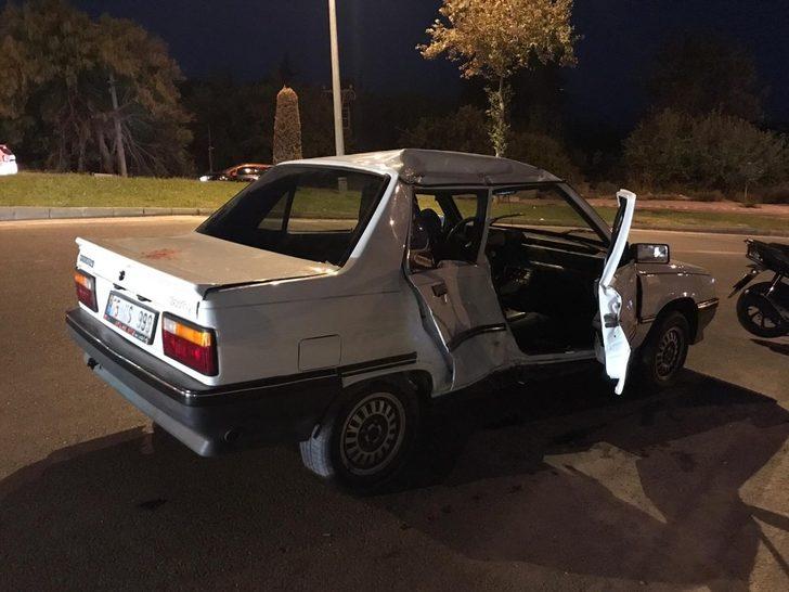 Kuşadası’nda trafik kazası 1’’i çocuk 4 yaralı G4