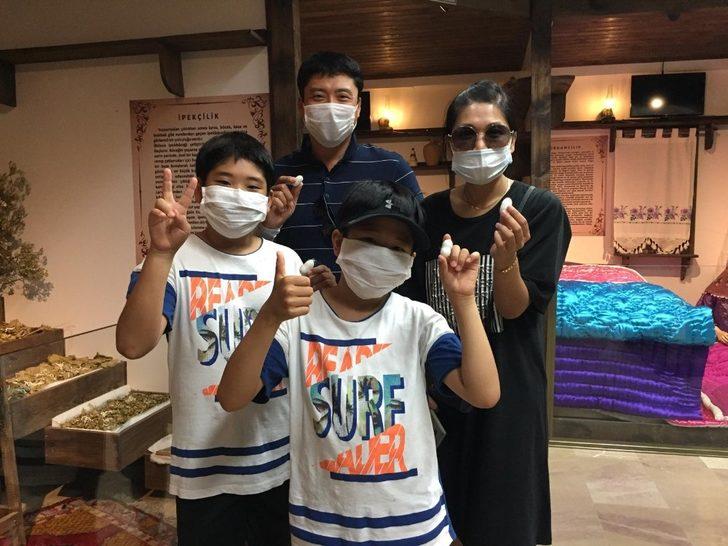 Koreli aileye Yaşayan Şehir Müzesi İngilizce anlatıldı G1