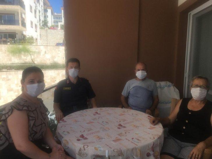 Kuşadası’nda şehit aileleri ve gazilere bayram ziyareti G2