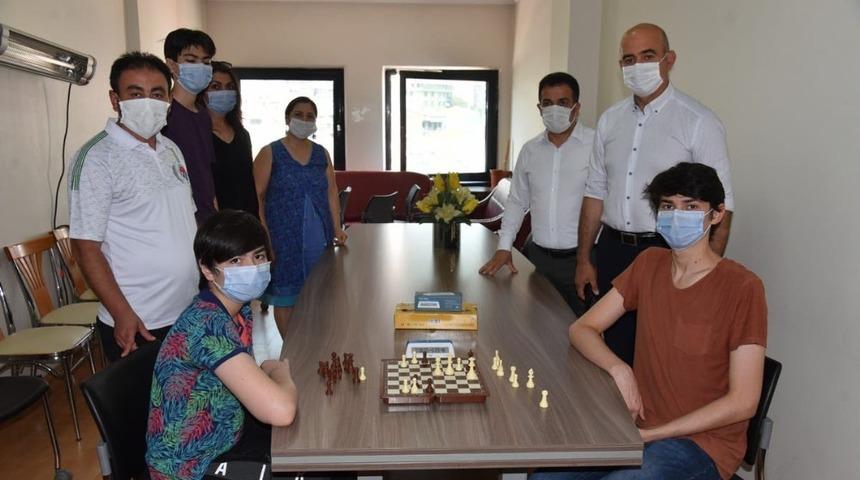 İzmit Beleyesi Online Satran&ccedil; Turnuvası&rsquo;nın kazananları belli oldu