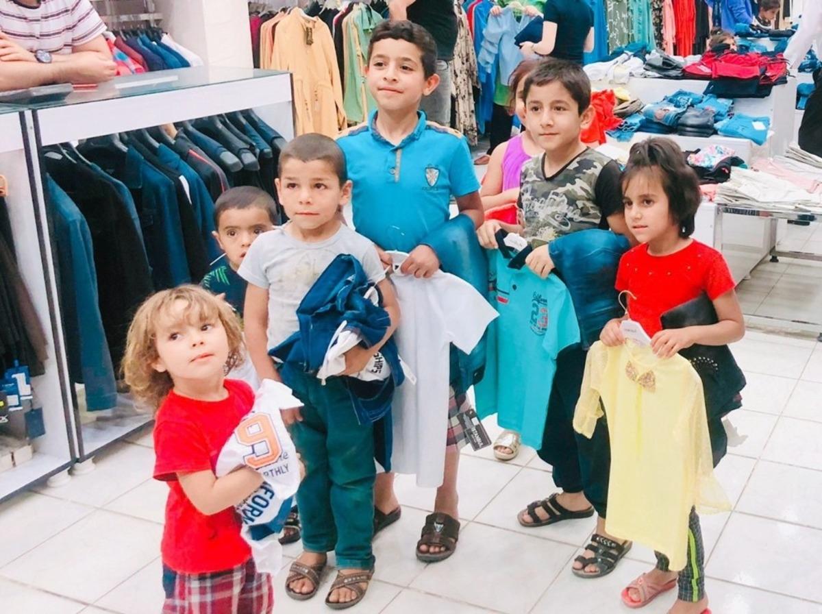 Şanlıurfa&rsquo;da 590 &ccedil;ocuğa bayramlık dağıtıldı