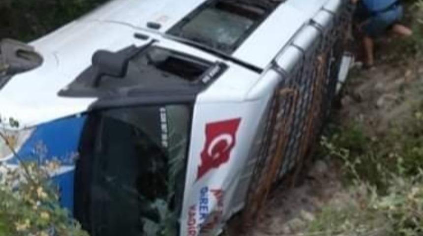 Kahramanmaraş'ta yolcu minib&uuml;s&uuml; devrildi! 6 kişi yaralandı