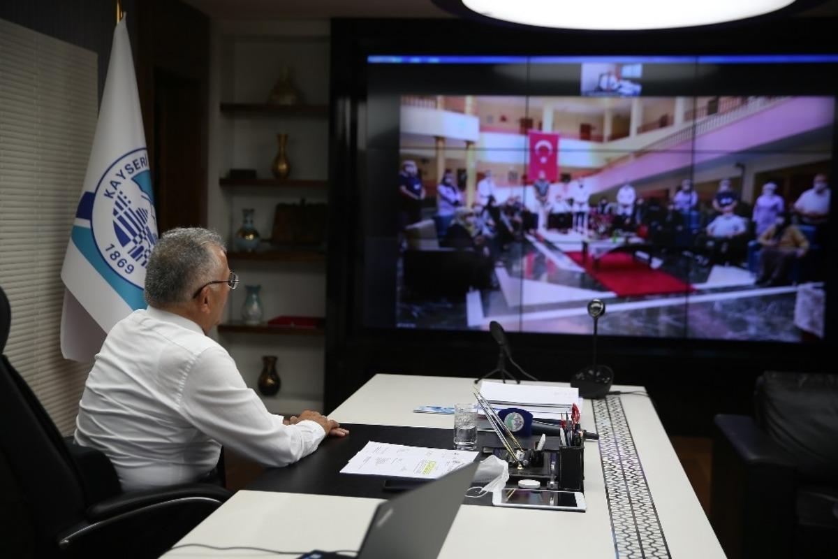 Başkan B&uuml;y&uuml;kkılı&ccedil; bayramda yaşlıları unutmadı