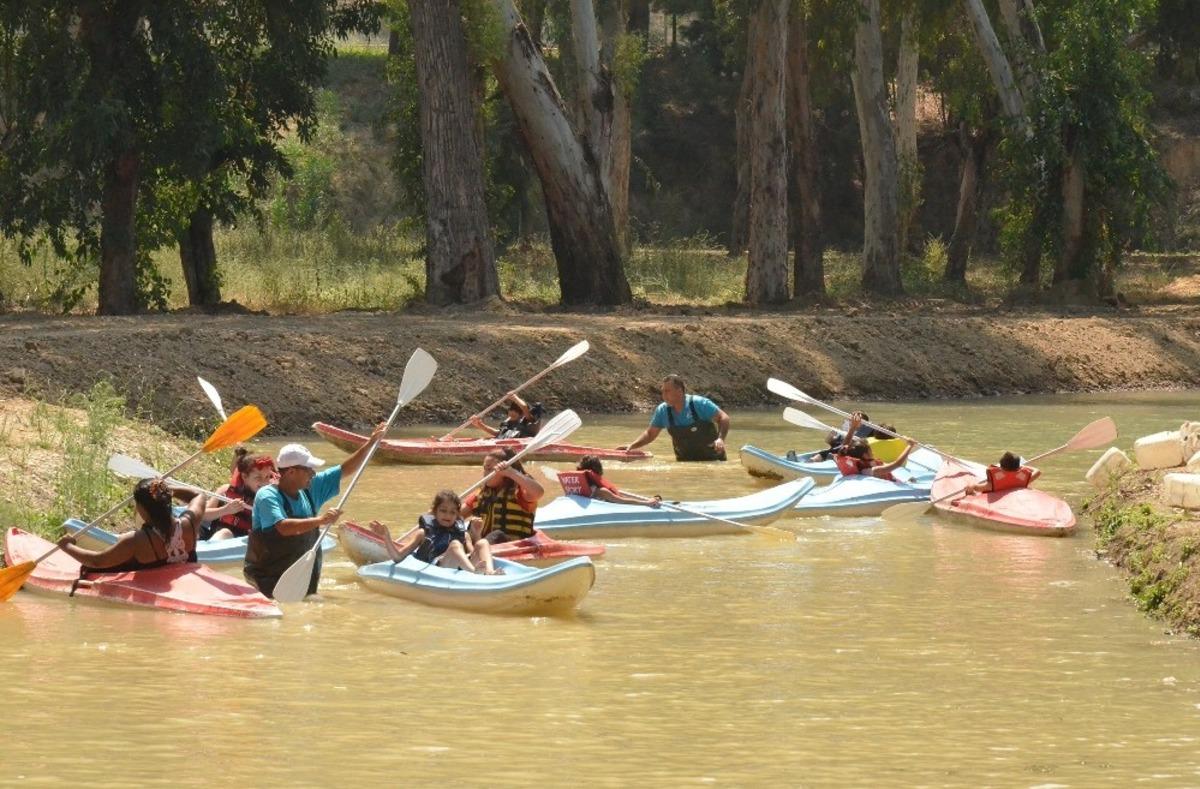 Romanlar gen&ccedil;lik kampında buluştu