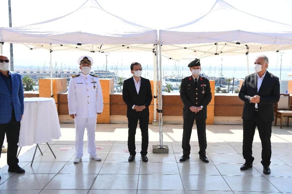 Tuzla&rsquo;da sosyal mesafeli bayramlaşma t&ouml;reni