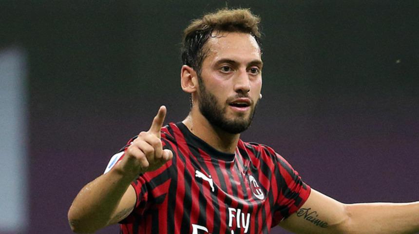 Hakan &Ccedil;alhanoğlu, İtalya'da en golc&uuml; sezonunu yaşadı