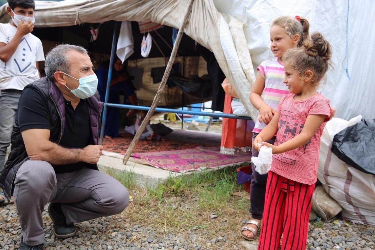 Vali Sonel, mevsimlik fındık iş&ccedil;ilerini ziyaret etti