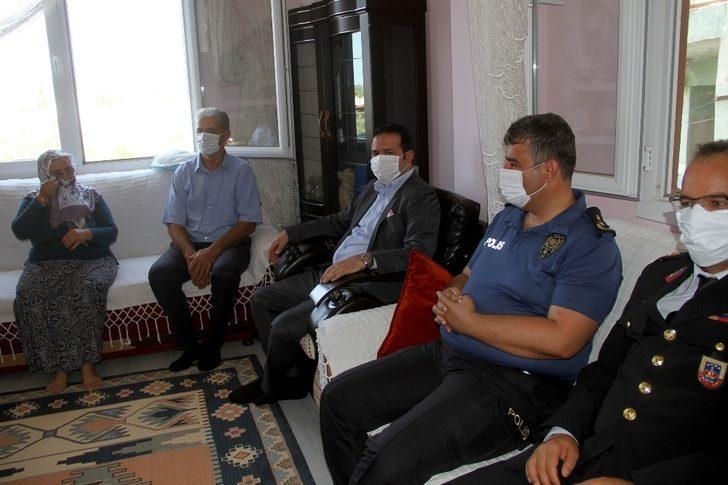 Kaymakam Fırat  şehit ailelerine bayram ziyareti G3