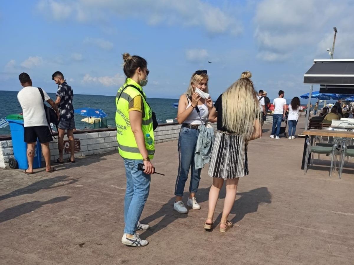 Yerli turist akınına uğrayan Ak&ccedil;akoca&rsquo;da il&ccedil;e Emniyeti kontrollerini sıkılaştırdı