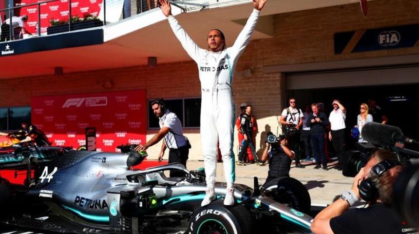 Formula 1 İngiltere Yarışı'nda zafer Lewis Hamilton'ın oldu