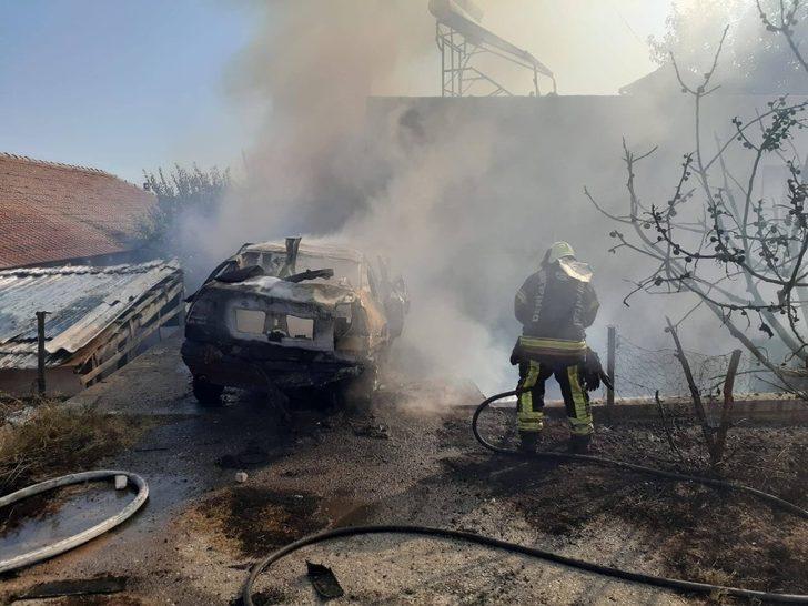 Odunlukta çıkan yangın otomobile sıçradı G1