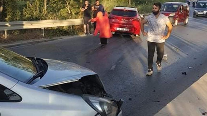 İstanbul'da zincirleme kaza! 5 araç birbirine girdi: 18 yaralı