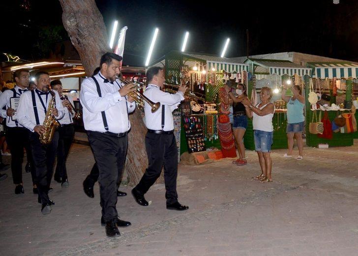 Bayramda alkışlar Kuşadası Kent Orkestrası’na G1