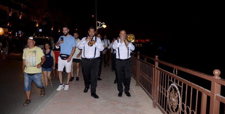 Bayramda alkışlar Kuşadası Kent Orkestrası’na G2