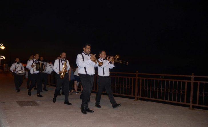 Bayramda alkışlar Kuşadası Kent Orkestrası’na G3