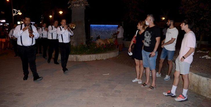 Bayramda alkışlar Kuşadası Kent Orkestrası’na G4