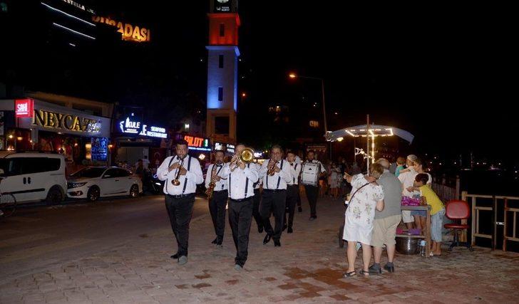 Bayramda alkışlar Kuşadası Kent Orkestrası’na G5