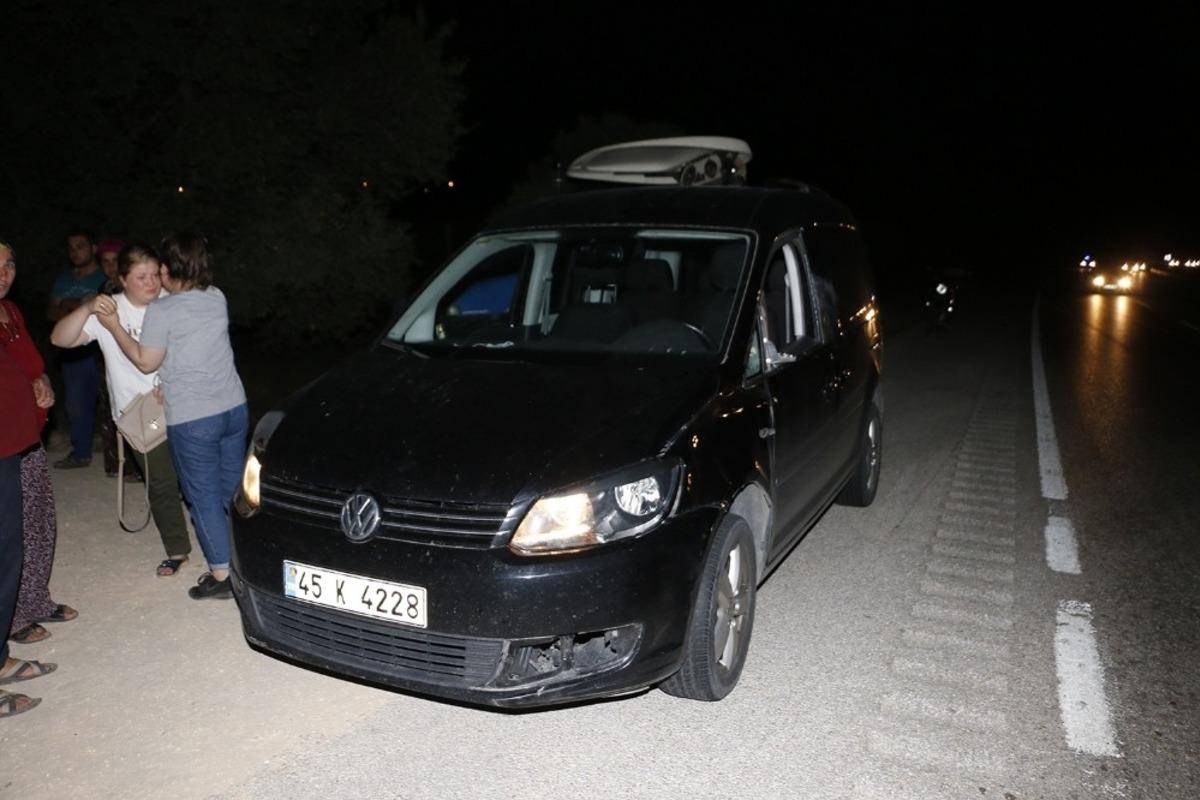 Yolun karşısına ge&ccedil;mek isterken canından oluyordu