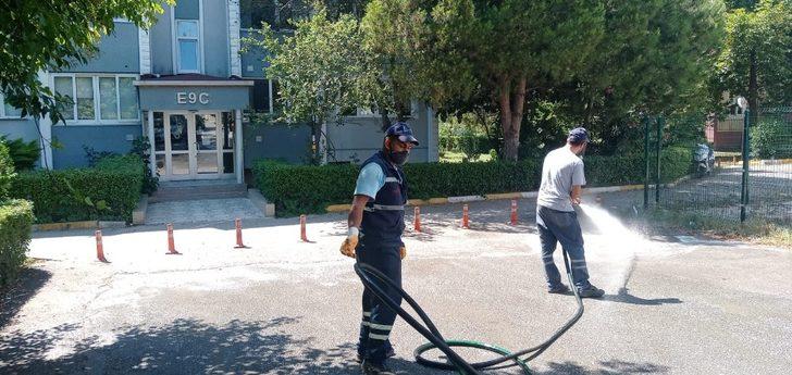 İzmit Belediyesi, metruk binanın havuzunu tahliye etti G4