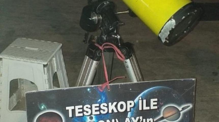 Ay&rsquo;ı ve Sat&uuml;rn&rsquo;&uuml; izlemek 2 TL