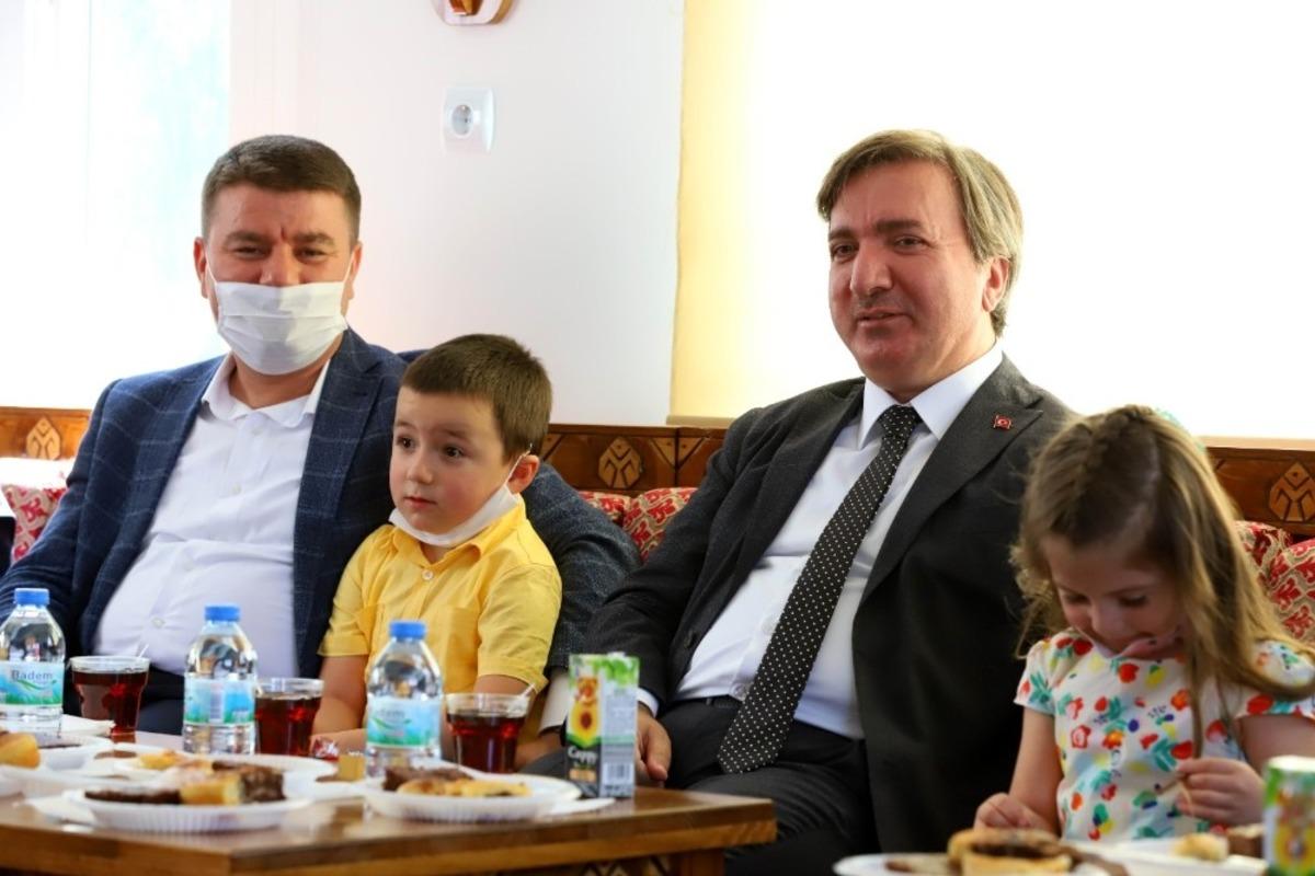 &Ccedil;ocuk evleri koordinasyon merkezinde bayram sevinci