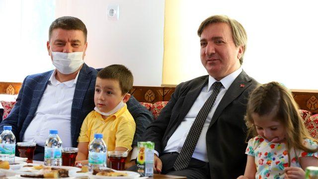 Çocuk evleri koordinasyon merkezinde bayram sevinci