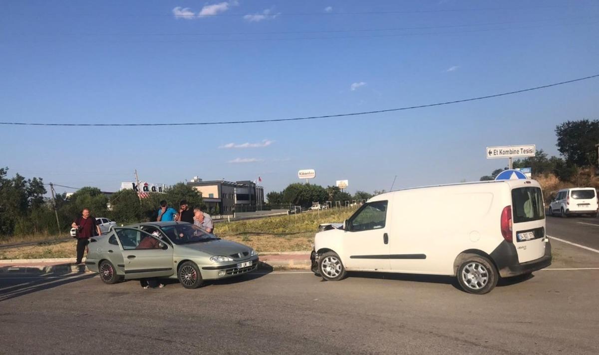 Malkara&rsquo;da trafik kazası: 3 yaralı