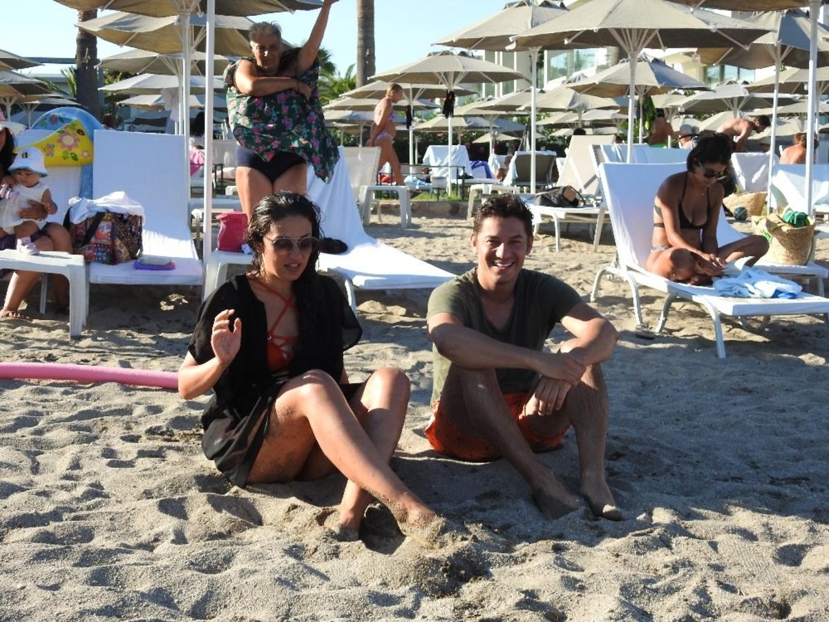 &Uuml;nl&uuml; oyuncu bayram tatilini Bodrum&rsquo;da ge&ccedil;iriyor