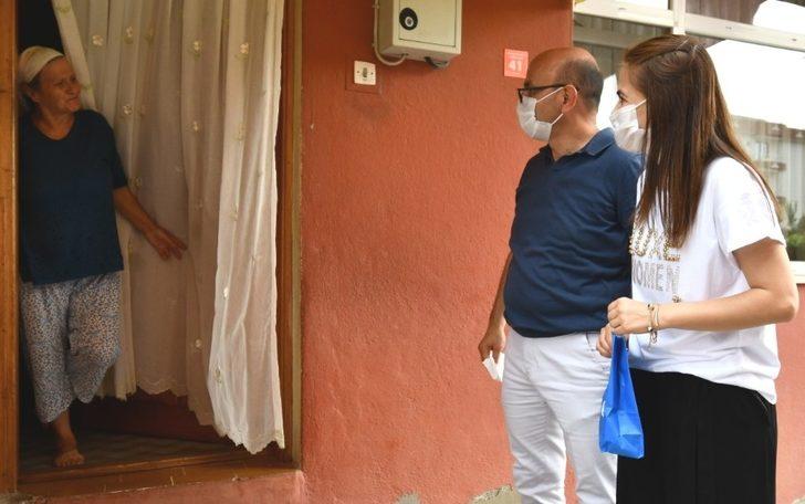 Oral çiftinden ilçe büyüklerine bayram ziyareti G4