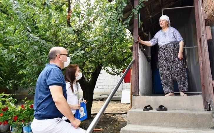 Oral çiftinden ilçe büyüklerine bayram ziyareti G5