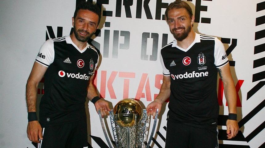 Caner Erkin transfer sorusuna yanıt verdi