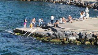 Büyükada'da vatandaşlardan ücretli plaj tepkisi! 'Kayalıklardan denize giriyoruz'