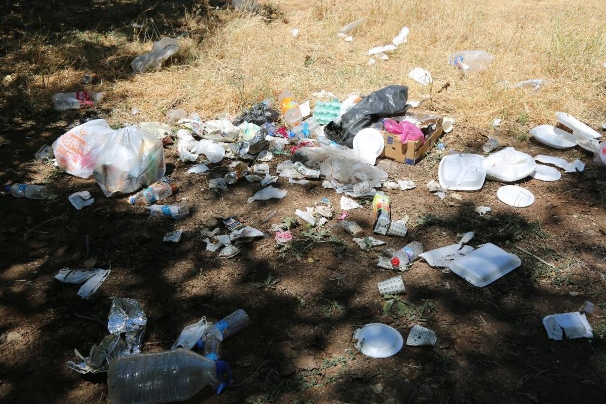 Tunceli&rsquo;deki vadilerde temizlik &ccedil;alışması