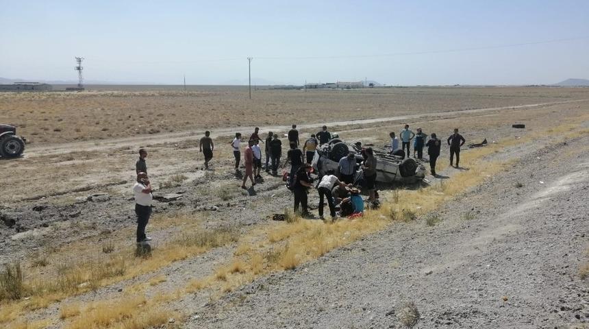 Otomobil takla attı: 3 yaralı