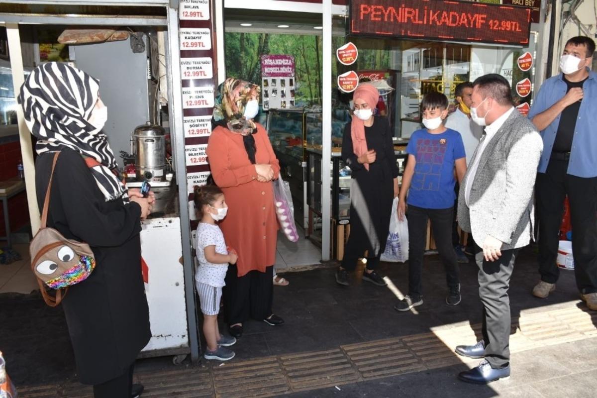 Bağlar Belediye Başkanı Beyoğlu&rsquo;ndan esnafa bayram ziyareti