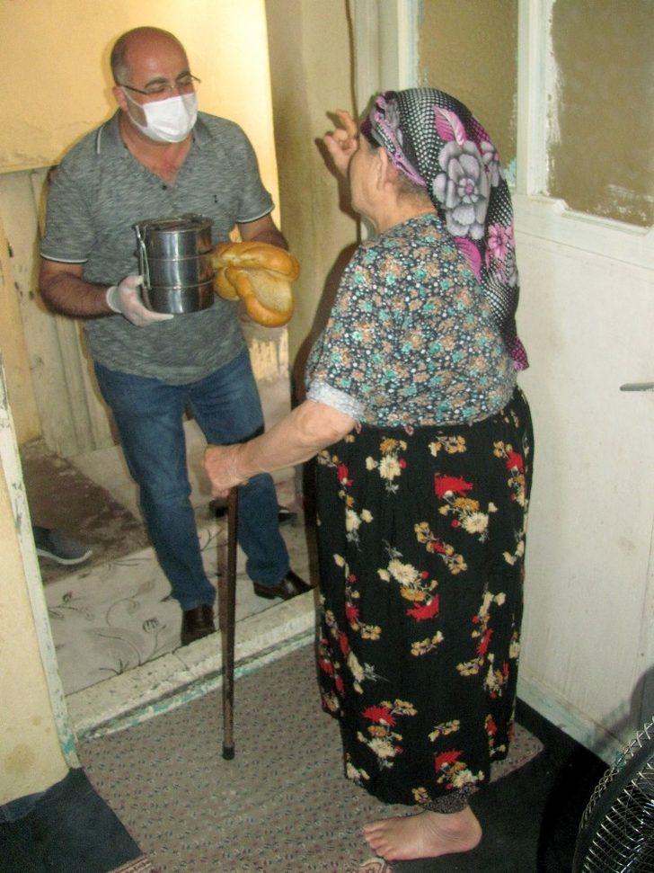 Vatandaşlar adına kesilen kurbanlar kavurma olarak vatandaşa dağıtıldı G3