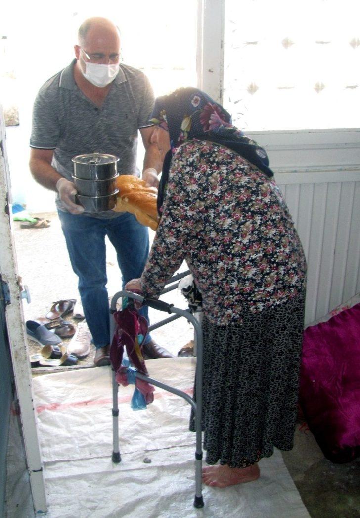 Vatandaşlar adına kesilen kurbanlar kavurma olarak vatandaşa dağıtıldı G4