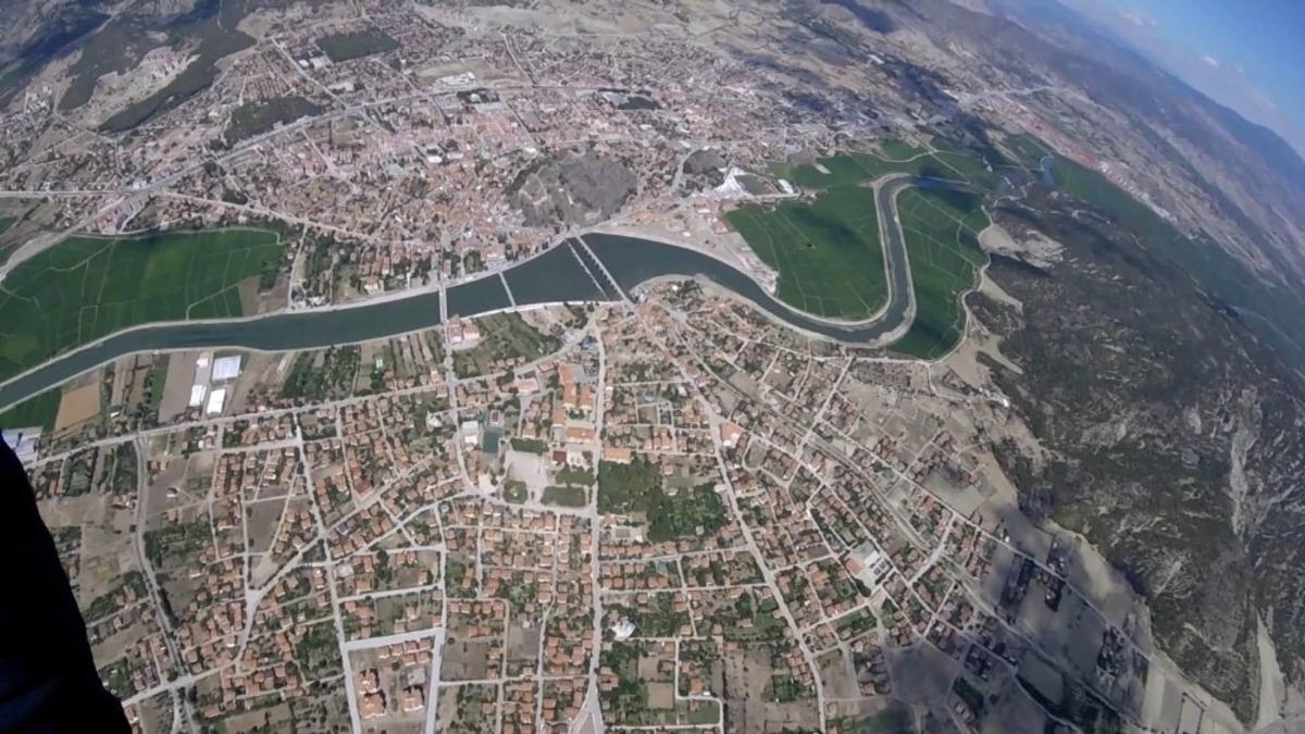 Yama&ccedil; paraş&uuml;t&ccedil;&uuml;lerinden bayram u&ccedil;uşu