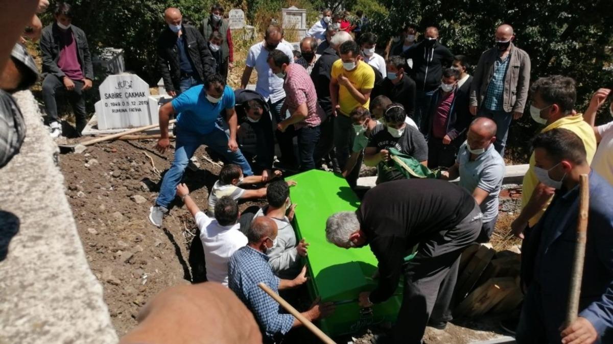 Kocaeli&rsquo;de denizde boğulan kişi toprağa verildi