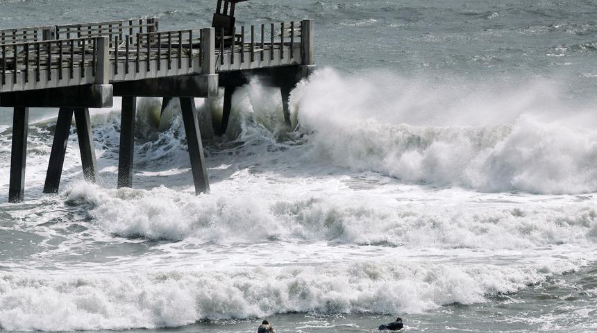 ABD'de Isaias Kasırgası Kuzey Carolina'ya ulaştı